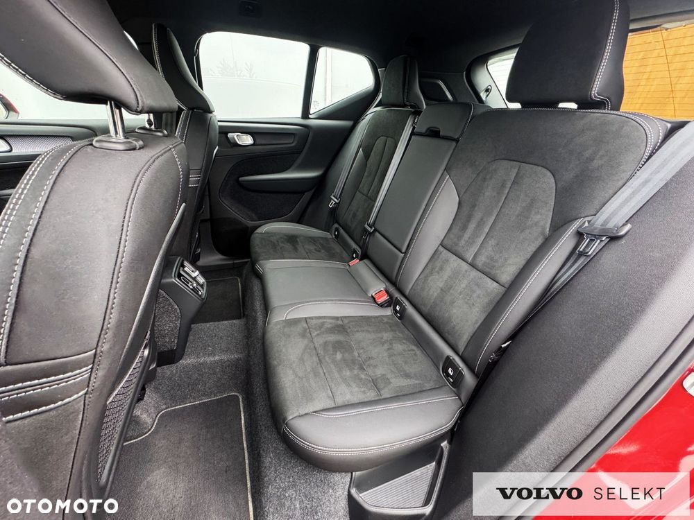 Volvo XC 40 - 32