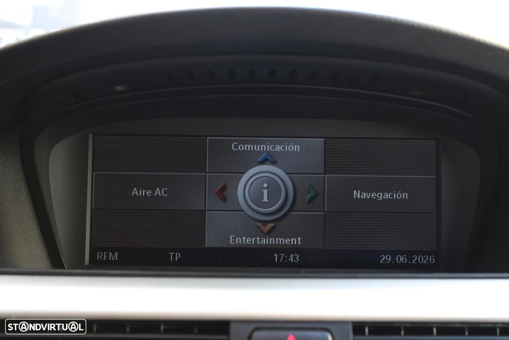 BMW 330 i Auto - 40