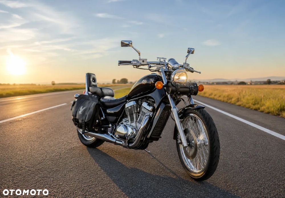 Suzuki Intruder - 1