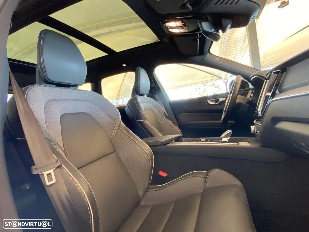 Volvo XC 60 2.0 T6 PHEV Plus Dark AWD - 13
