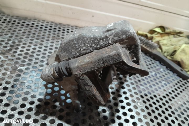 Etrier fata stanga Mercedes-Benz C-Class W204/S204/C204 [facelift] [2 - 3