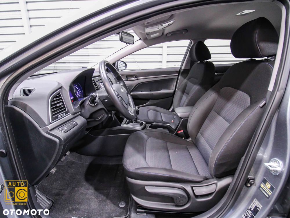 Hyundai Elantra 1.6 Comfort - 12