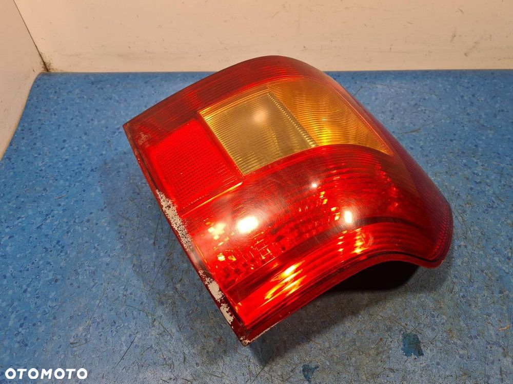 TOYOTA COROLLA E12 HB LAMPA TYŁ PRAWA ZEWNĘTRZNA - 3