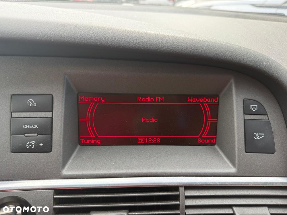Audi A6 Avant - 22