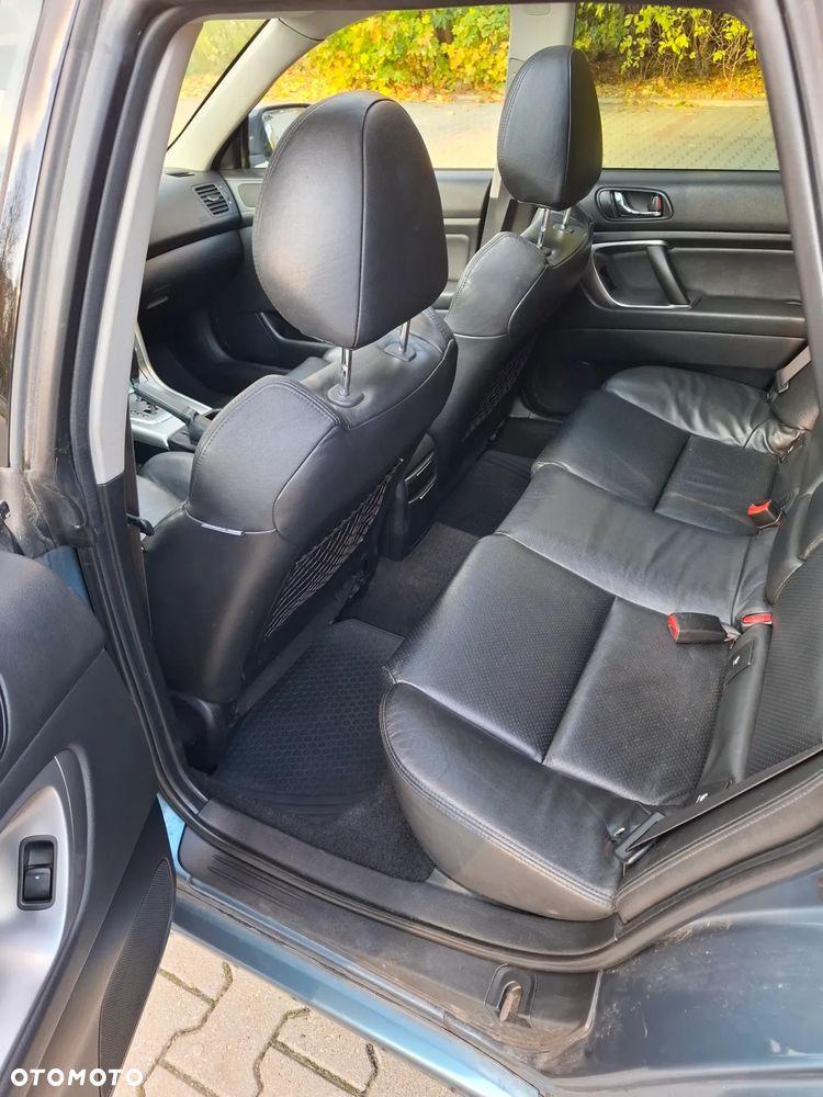 Subaru Legacy - 22