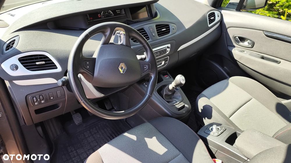 Renault Scenic 1.5 dCi Limited - 8