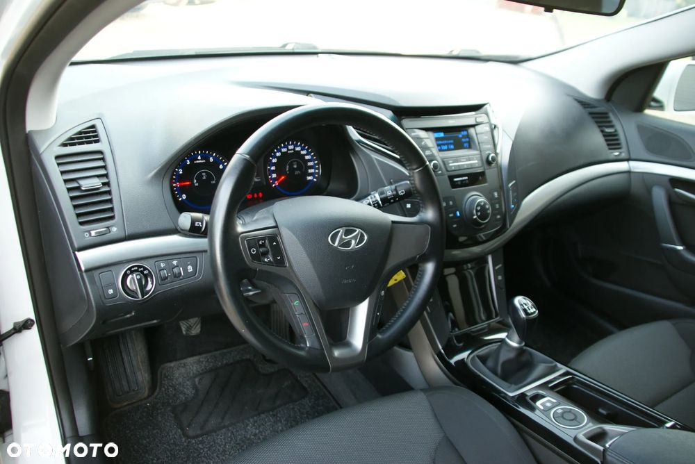 Hyundai i40 Kombi blue 1.6 Classic - 7