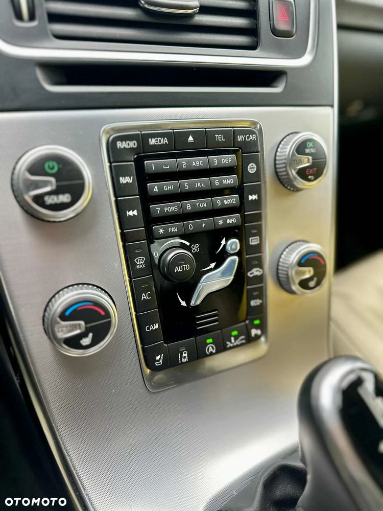 Volvo S60 T5 Drive-E Dynamic Edition (Momentum) - 17