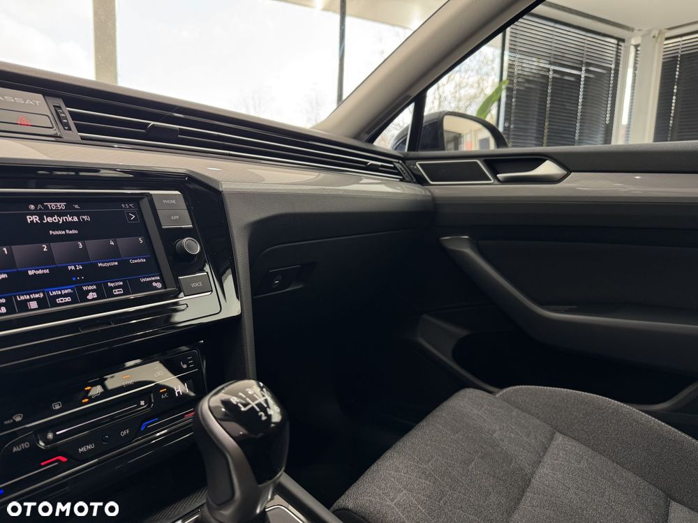 Volkswagen Passat - 26