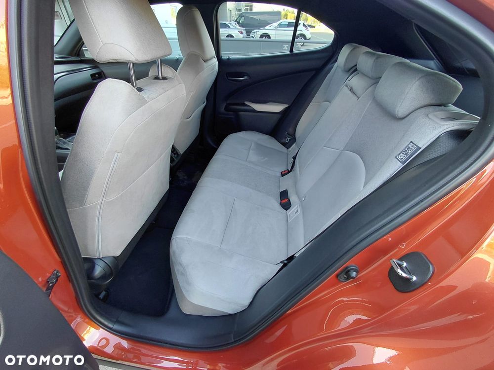 Lexus UX - 11