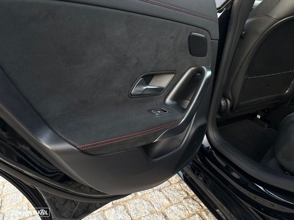 Mercedes-Benz CLA 250 e Shooting Brake AMG Line - 48