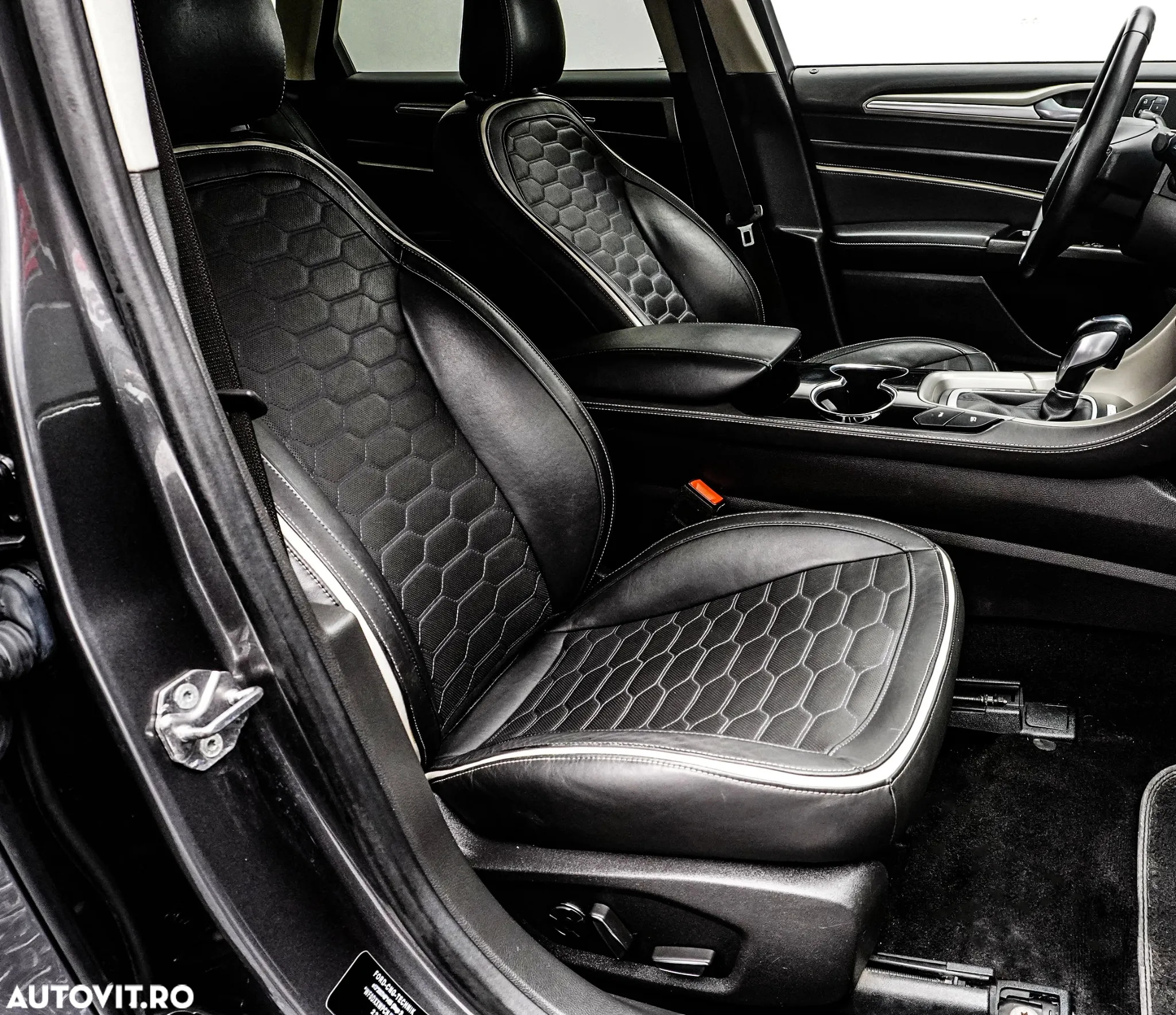 Ford Mondeo Vignale 2.0 Hybrid - 15