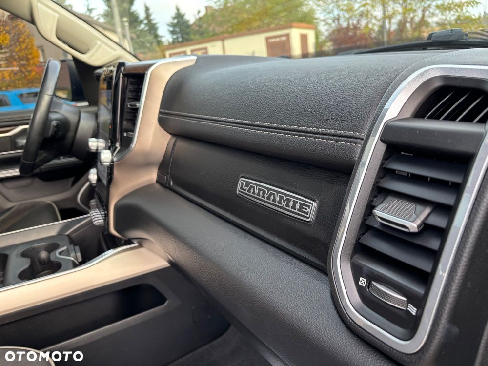 RAM 1500 Quad Cab Laramie - 38