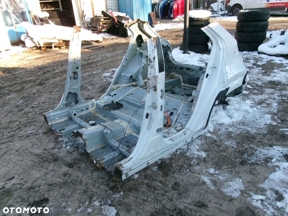 toyota yaris cross tył wanna pas ćwiartka - 3