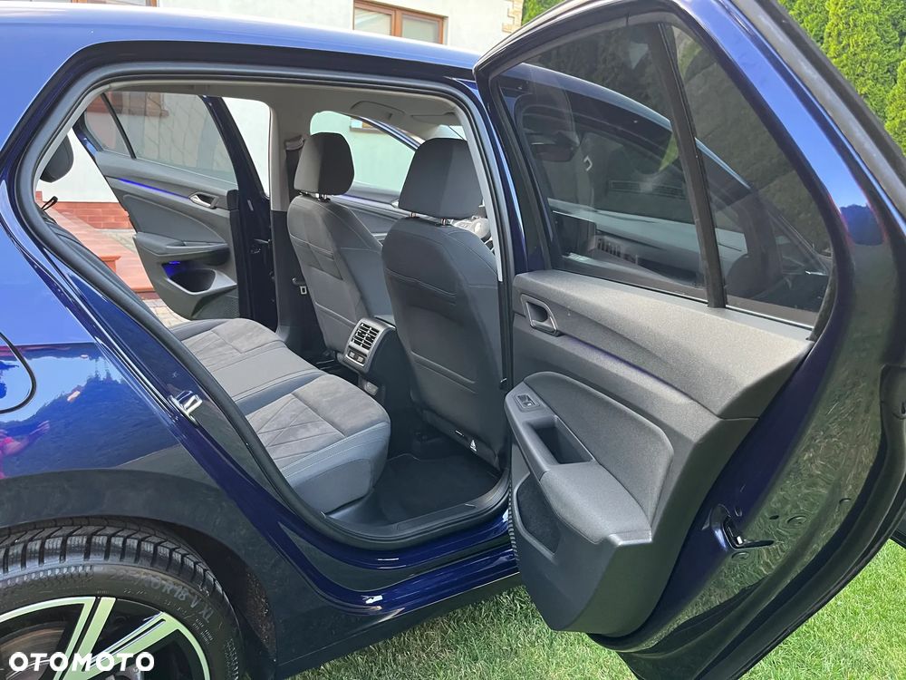 Volkswagen Golf - 8