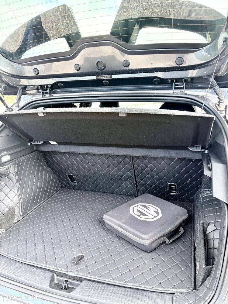 MG MG4 64 kWh Luxury - 6