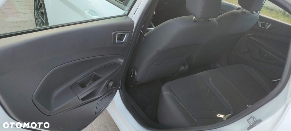 Ford Fiesta 1.6 TDCi SYNC Edition - 14