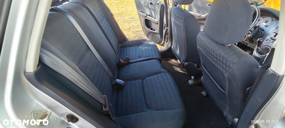 Honda Civic 1.4i - 10