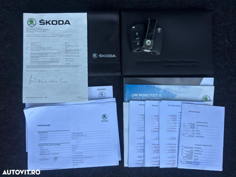 Skoda Octavia 1.6 TDI DSG Style - 33