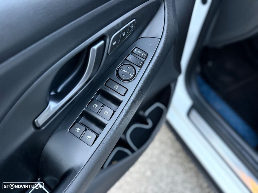 Hyundai i30 N 2.0 T-GDi Performance Pack - 9