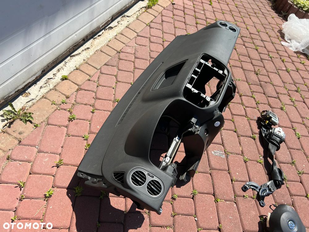 DESKA KONSOLA KOKPIT PODUSZKA PASY VW GOLF 6 VI PLUS - 3