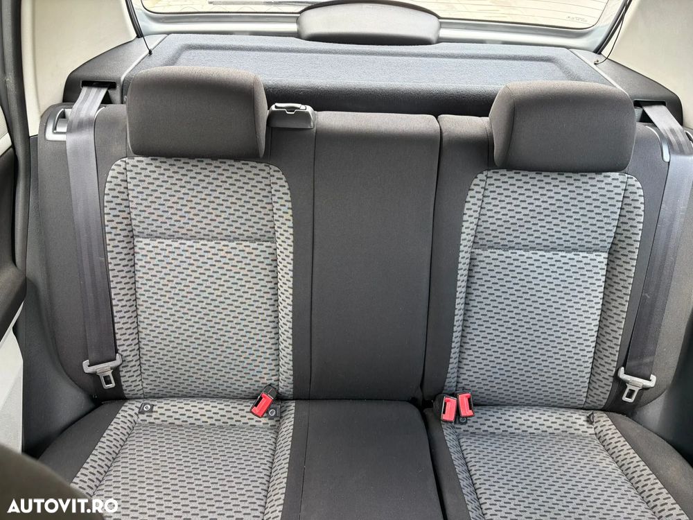 Skoda Fabia 1.2 HTP Ambiente - 13