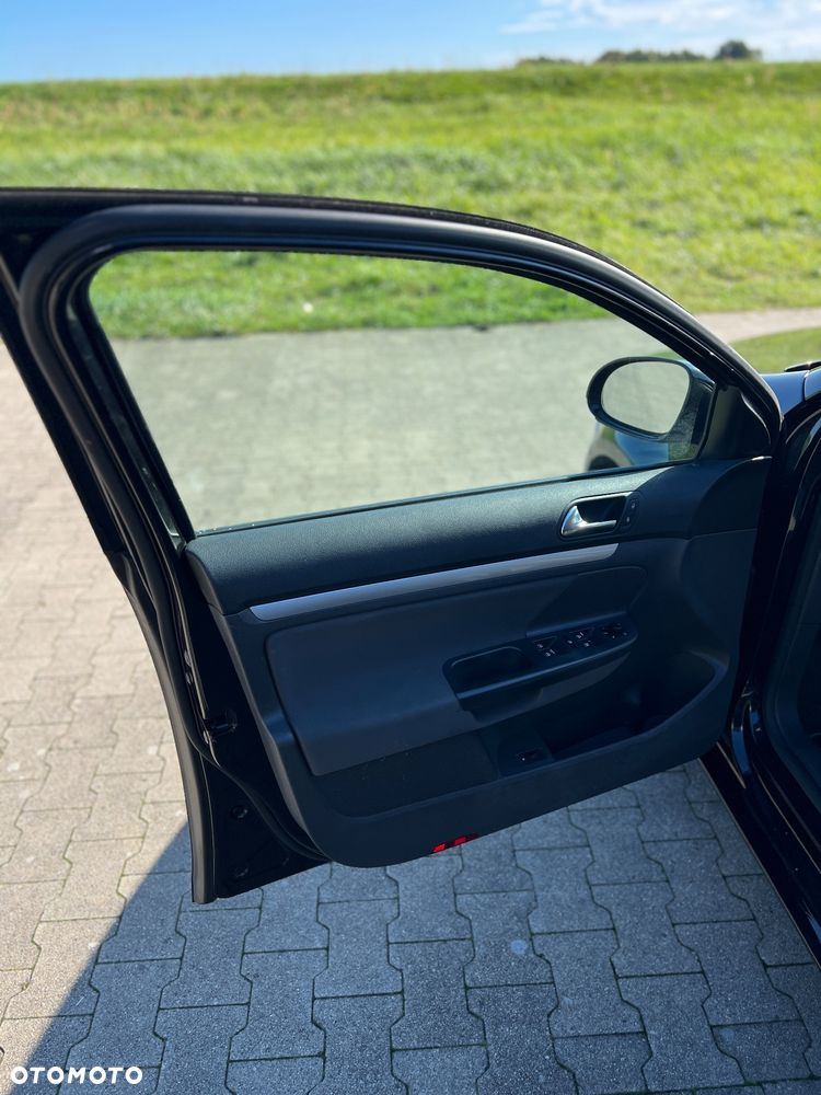 Volkswagen Jetta 2.0 TDI DPF Trendline - 14