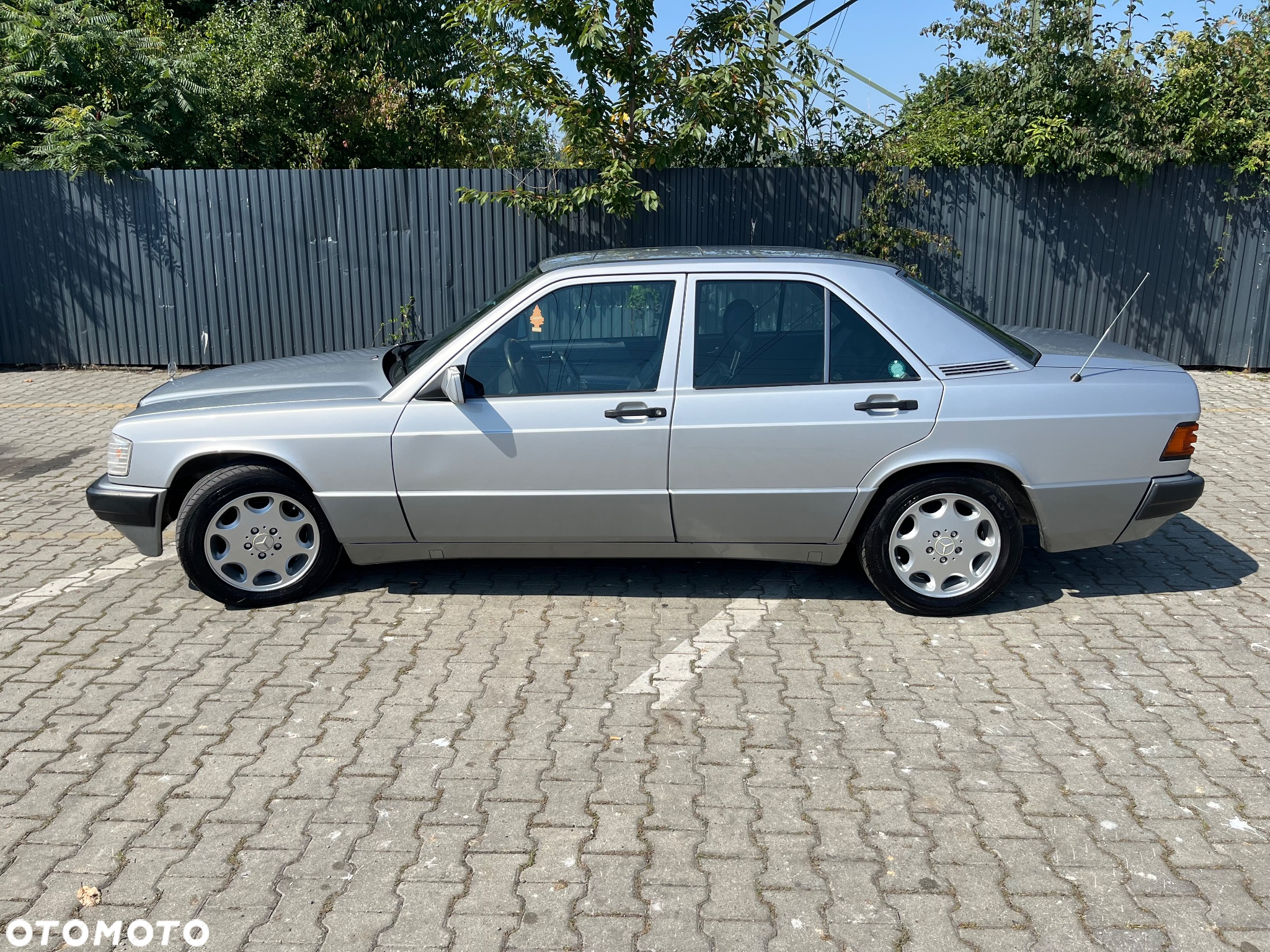 Mercedes-Benz W201 (190) - 10