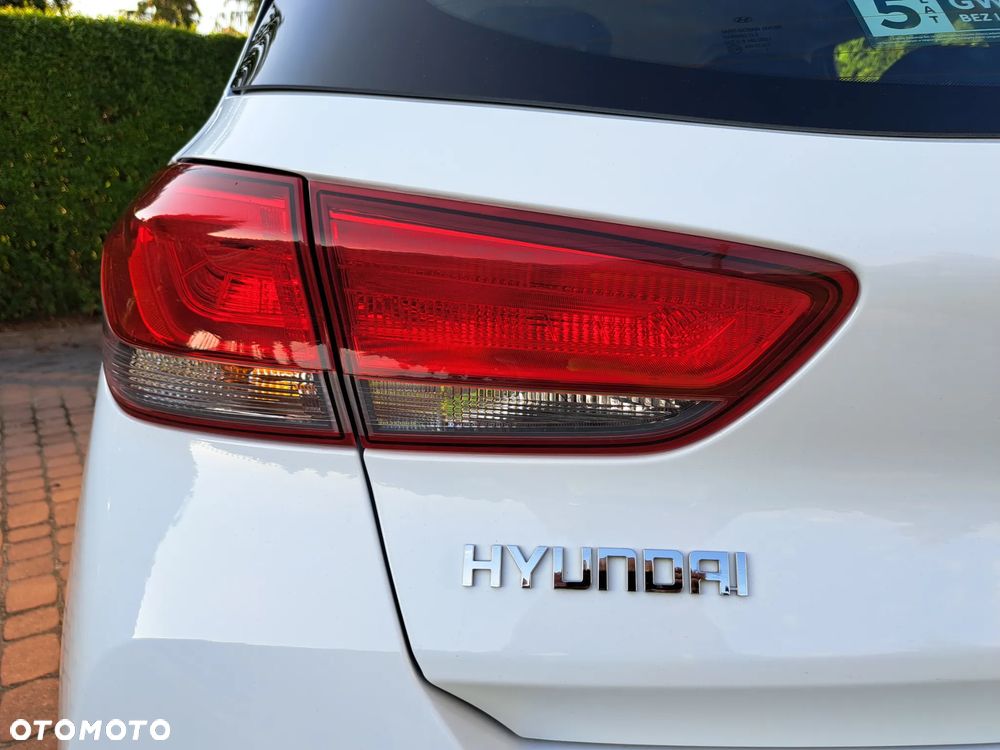 Hyundai i30 1.5 DPI Classic + - 11