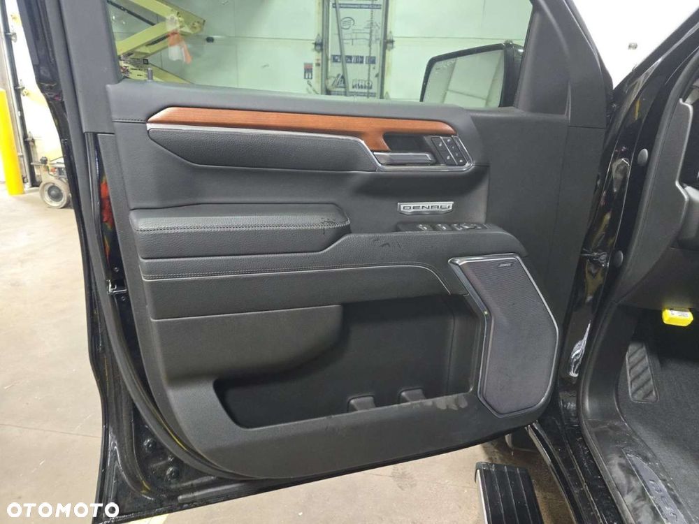 GMC Sierra - 10