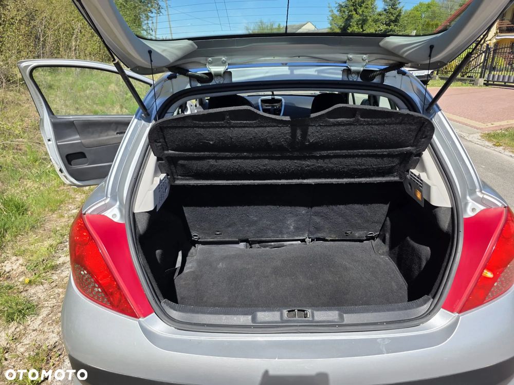 Peugeot 207 - 16