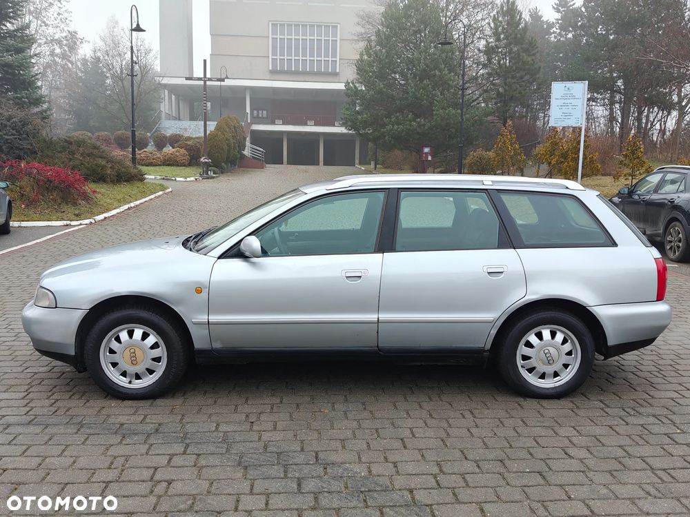 Audi A4 Avant 1.8 - 9