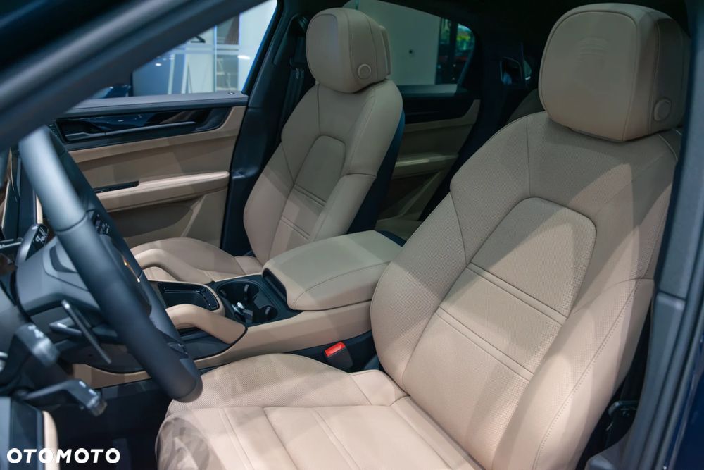 Porsche Cayenne E-Hybrid PHEV Black Edition - 17
