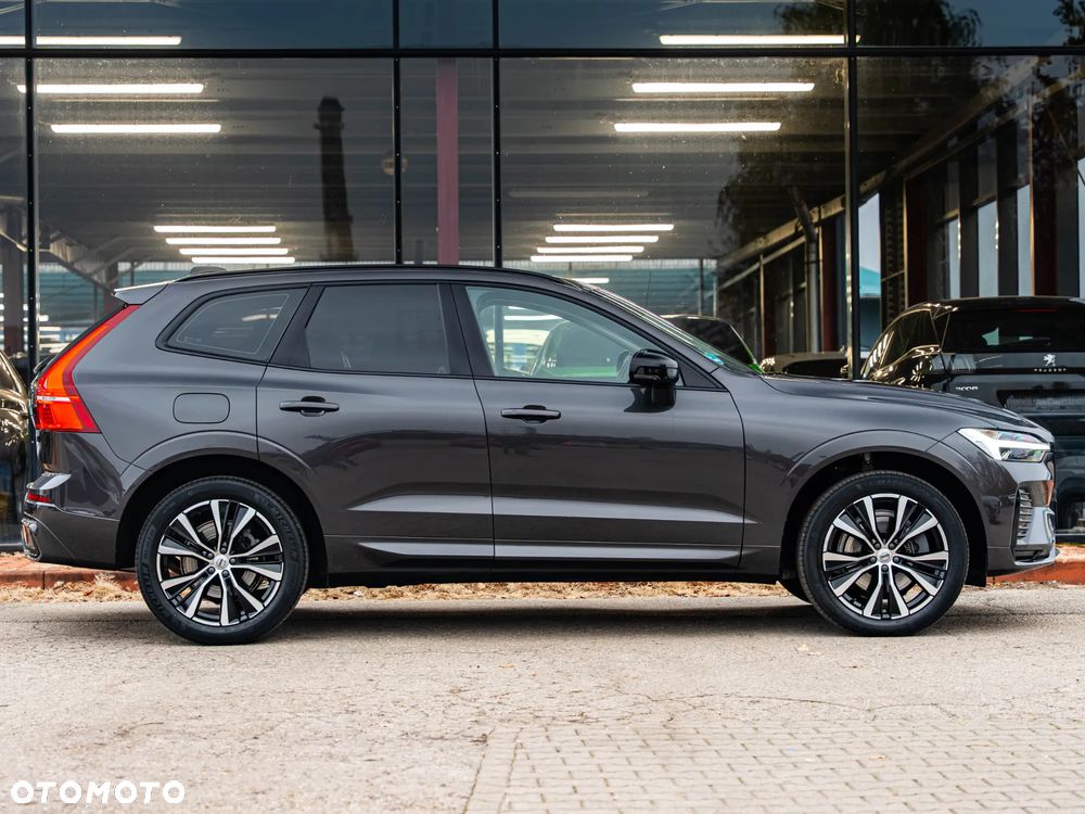 Volvo XC 60 B4 B Plus Dark - 16