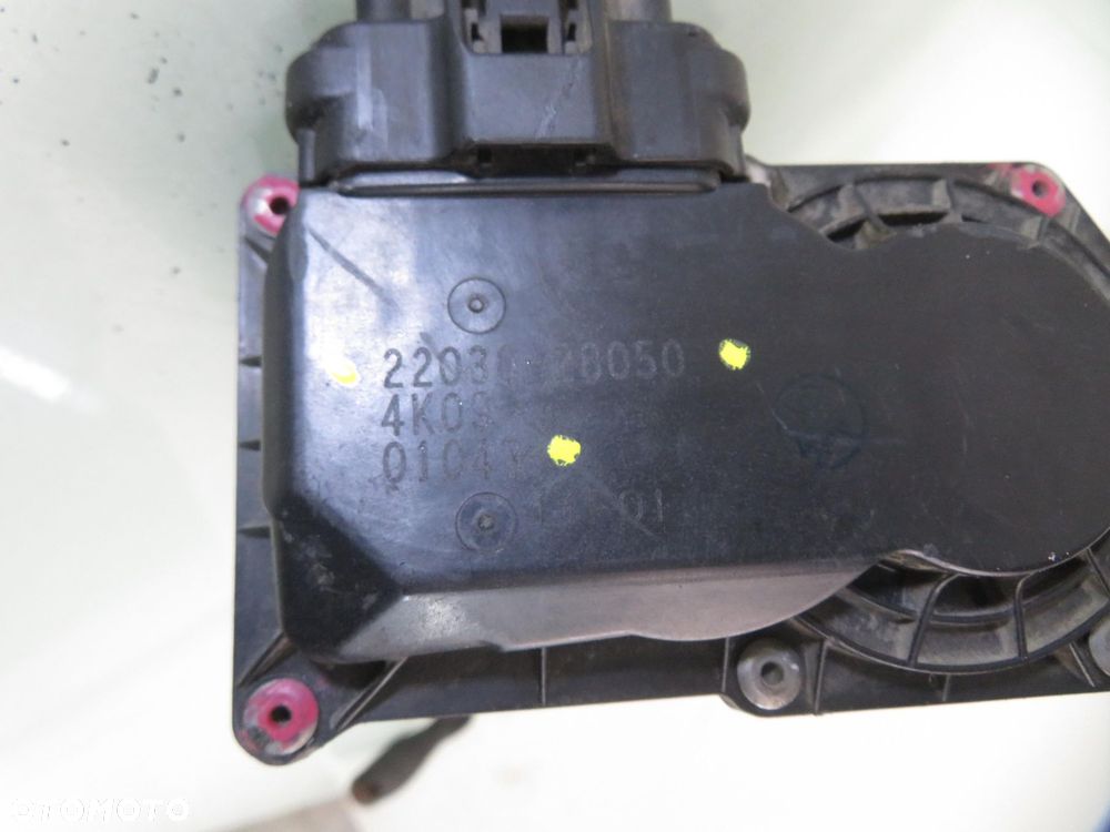 PRZEPUSTNICA TOYOTA AVENSIS II T25 2.0 VVTi 2203028050 - 7