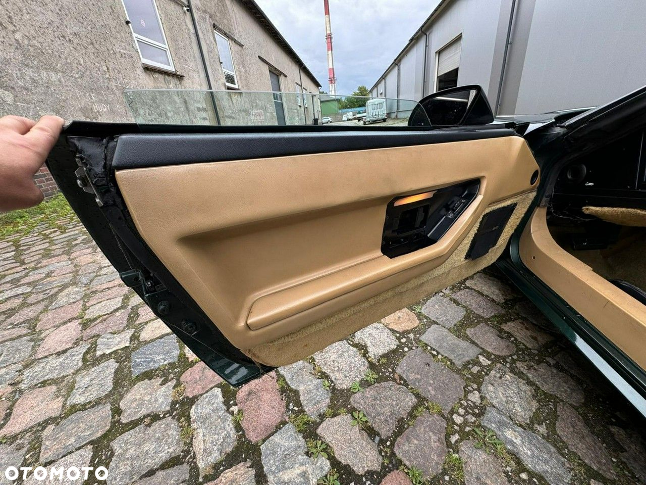 Chevrolet Corvette - 12
