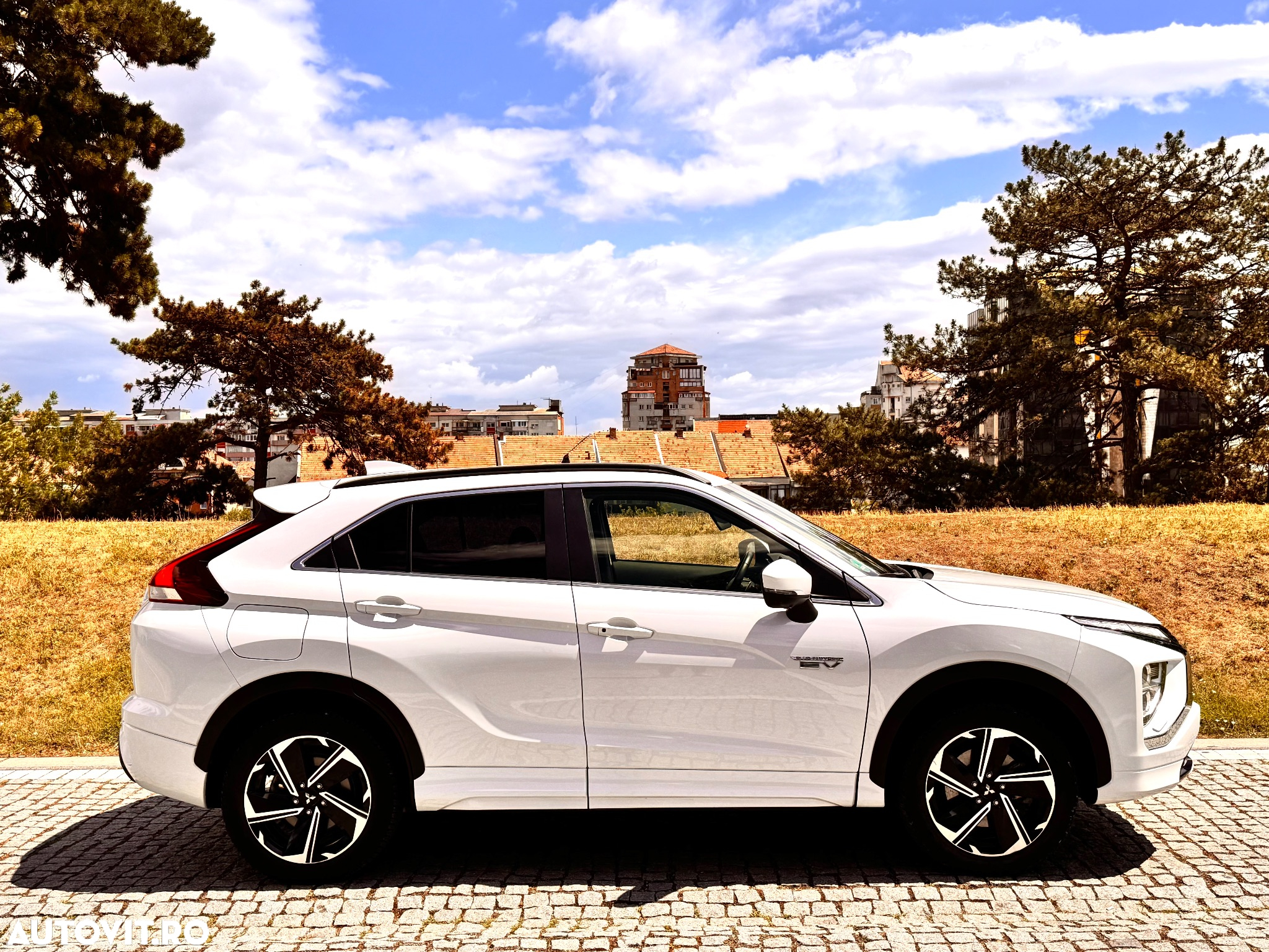 Mitsubishi Eclipse-Cross - 14