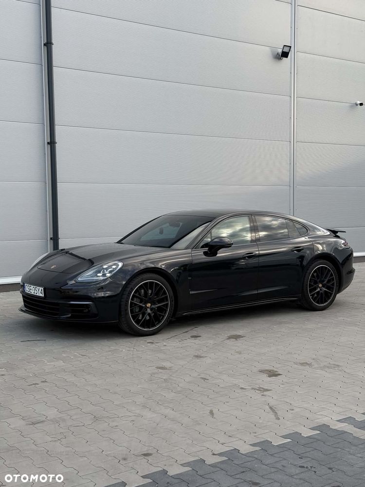 Porsche Panamera 4S - 9