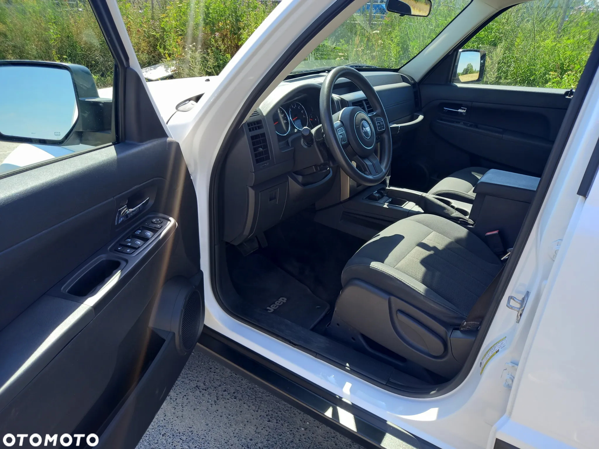 Jeep Liberty - 12