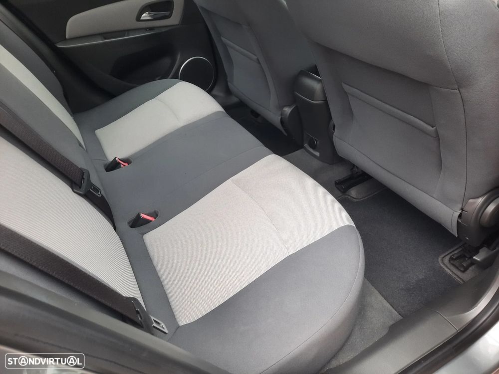 Chevrolet Cruze 2.0 VCDi LT - 34