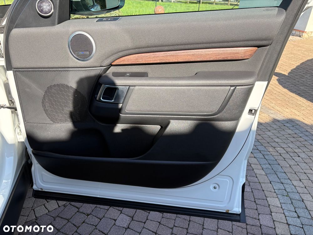 Land Rover Discovery 2.0 P300 HSE - 16