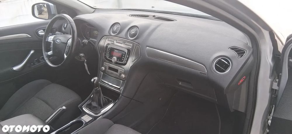 Ford Mondeo 2.0 FF Titanium - 13