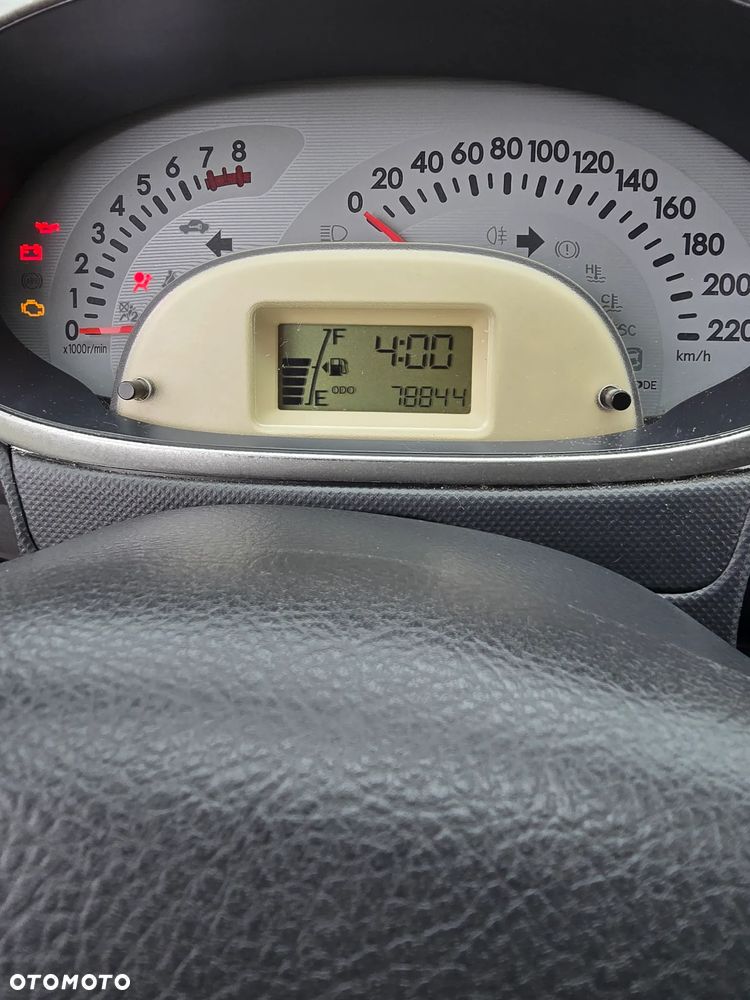 Daihatsu Sirion 1.3 - 6