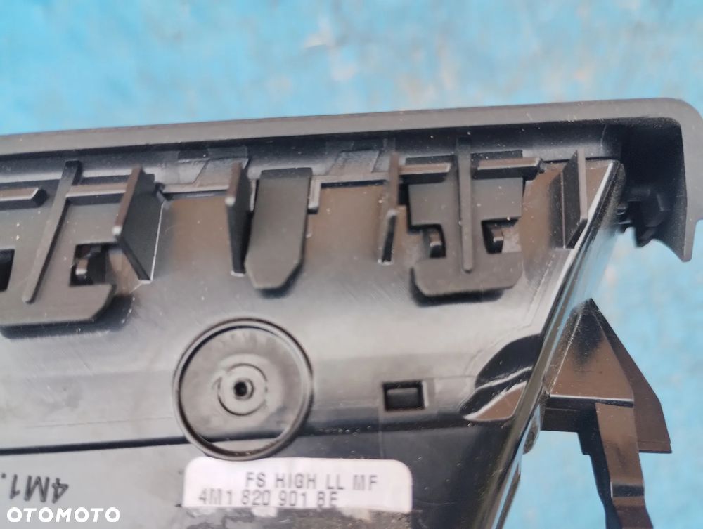 Audi Q7 SQ7 4M / 4M1820901BE / Kratka Nawiewu Lewa / Ambiente ORYGINAŁ - 4