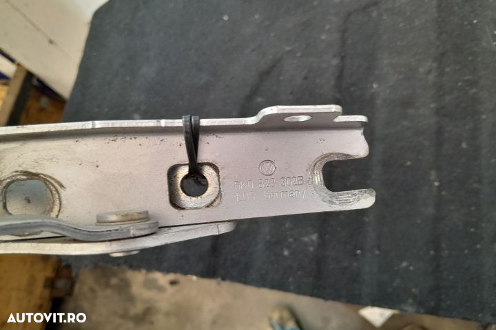 Balama capota motor dreapta HATCHBACK 5K0823302B HATCHBACK 5K0823302B - 4
