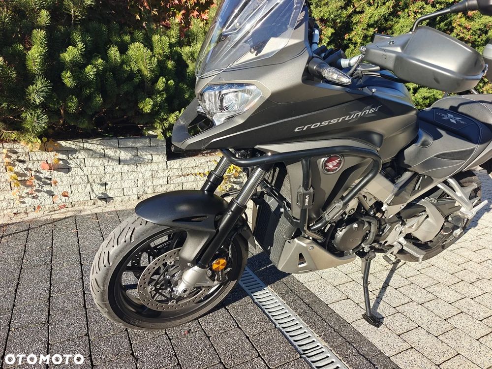 Honda VFR - 13