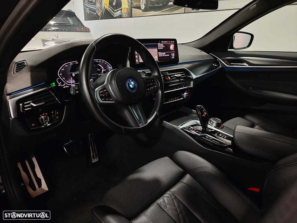 BMW 530 e Pack Desportivo M - 8