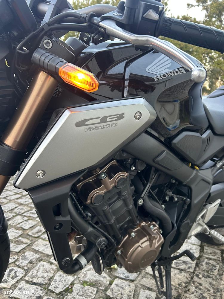 Honda CB R Neo Sports Café - 5