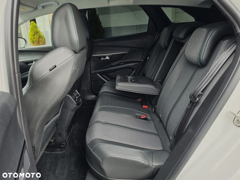 Peugeot 3008 225 e-EAT8 Allure Pack - 22