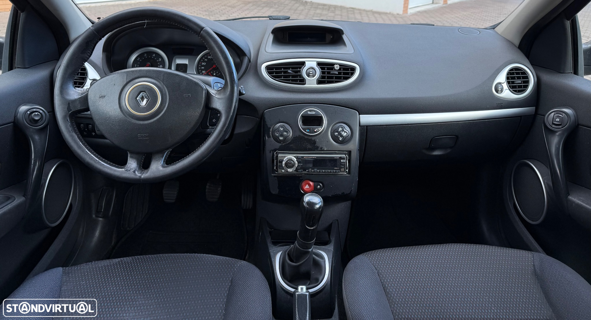 Renault Clio 1.2 Pack Authentique - 18